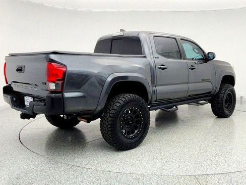 Used 2018 Toyota Tacoma SR5 image 5