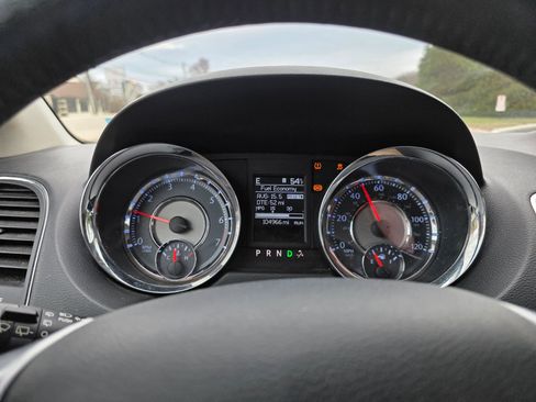 Used 2011 Chrysler Town & Country Touring w/ Security Group image 21