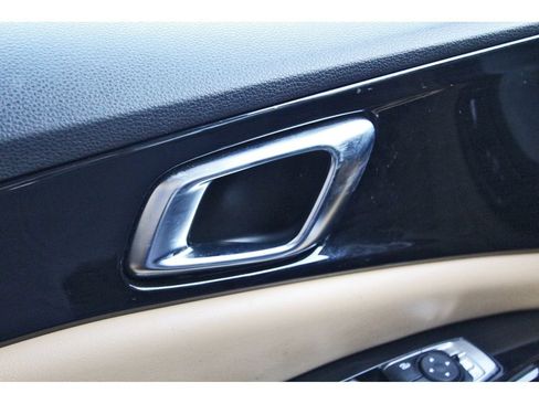 Used 2023 Kia Carnival EX FWD image 22