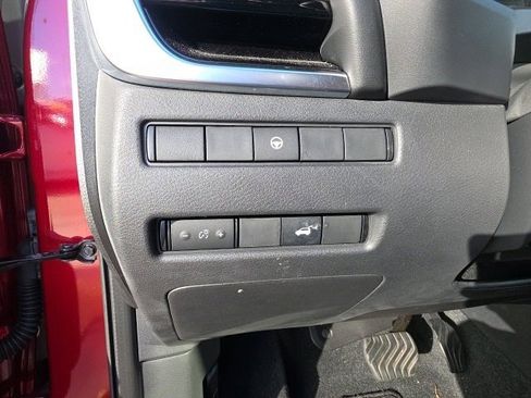 Used 2023 Nissan Rogue SL w/ SL Premium Package image 16