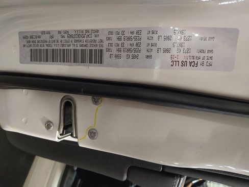 Used 2019 Jeep Cherokee High Altitude image 33