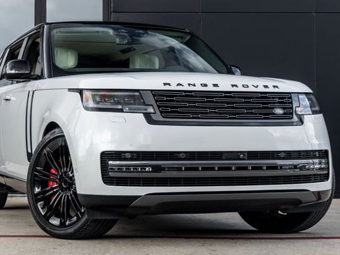 Used 2025 Land Rover Range Rover Long Wheelbase Autobiography image 5