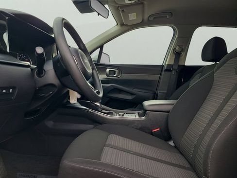 Used 2023 Kia Sorento LX FWD image 21