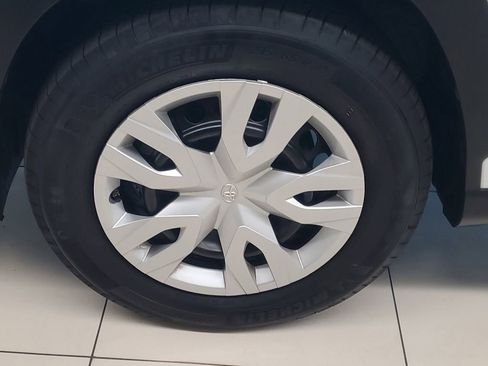 Used 2025 Toyota Corolla Cross L image 4