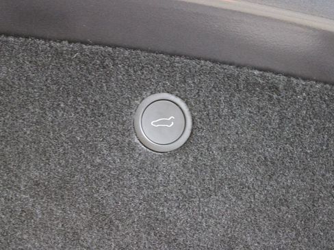 Used 2024 Tesla Model X image 37