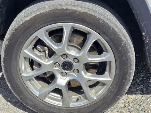 Used 2025 Jeep Compass Limited image 21