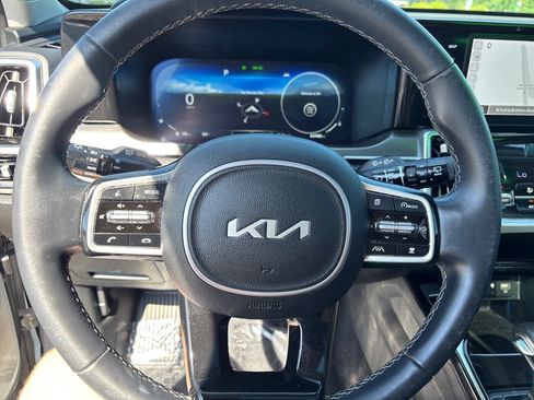 Used 2023 Kia Sorento SX AWD/4WD image 7