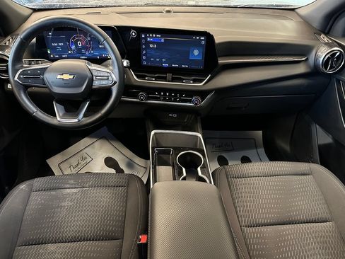 Used 2025 Chevrolet Equinox LT AWD/4WD image 9