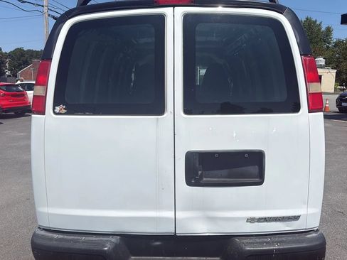 Used 2014 Chevrolet Express 1500 RWD image 8