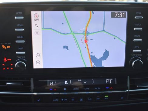 Used 2023 Toyota Sienna XSE image 28