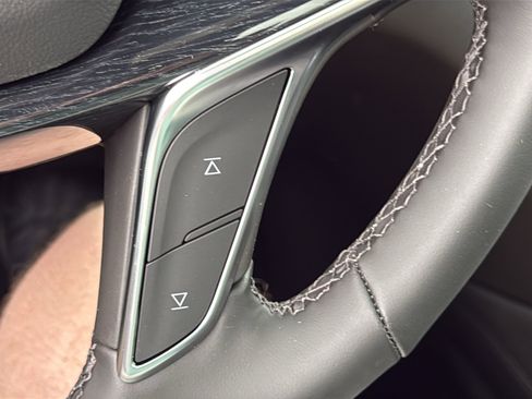 New 2026 Cadillac XT5 Premium Luxury w/ LPO, Floor Liner Package image 18