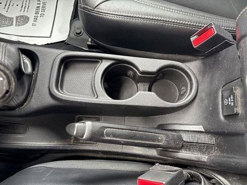 Used 2016 Jeep Wrangler Unlimited Rubicon image 21