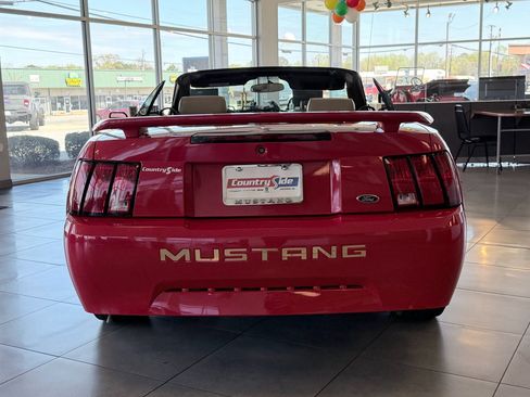 Used 2004 Ford Mustang Premium image 8