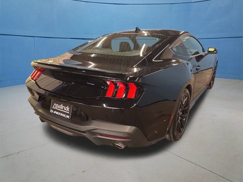 Used 2025 Ford Mustang Coupe image 9