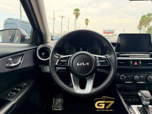 Used 2022 Kia Forte LXS FWD image 14