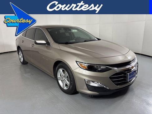 Used 2023 Chevrolet Malibu LT image 1