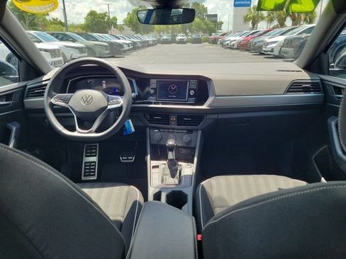 Used 2024 Volkswagen Jetta Sport FWD image 2