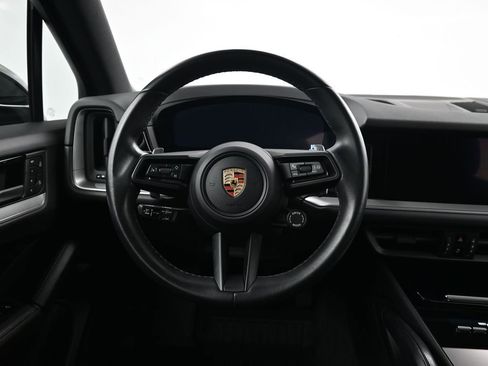 Certified 2024 Porsche Cayenne image 12