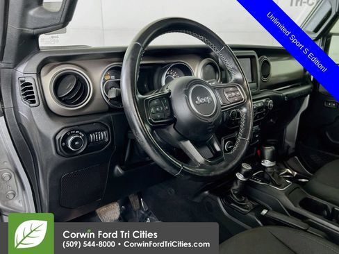 Used 2021 Jeep Wrangler Unlimited Sport AWD/4WD image 3