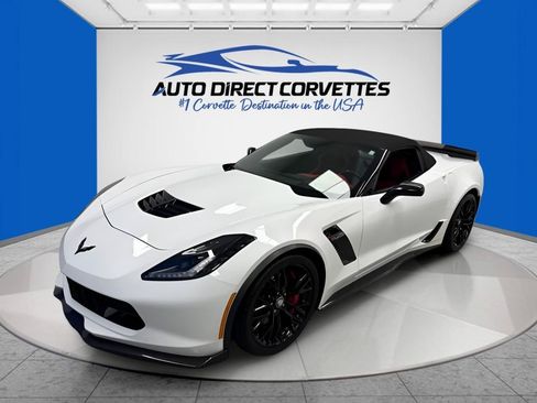 Used 2015 Chevrolet Corvette Z06 w/ 3LZ Preferred Equipment Group RWD image 25