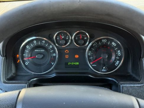 Used 2010 Ford Edge SE image 3