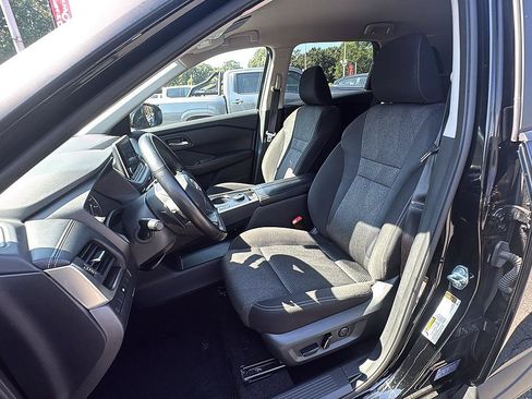 Certified 2025 Nissan Rogue SV AWD/4WD image 19