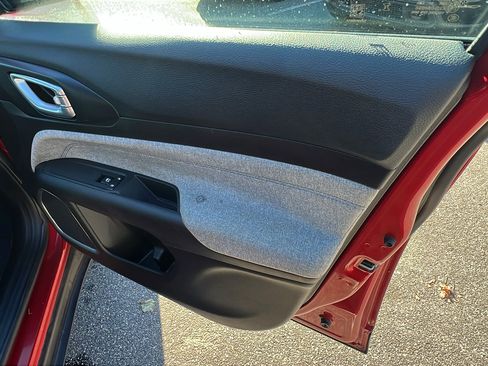 Used 2024 Jeep Compass Latitude image 18