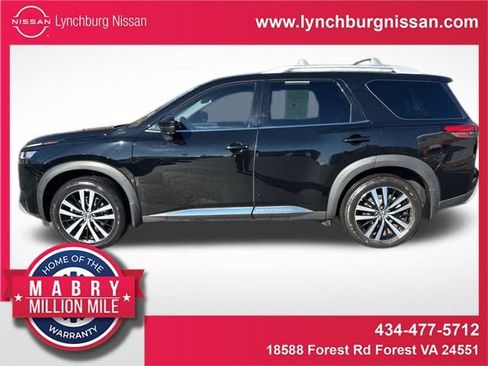 Used 2024 Nissan Pathfinder Platinum w/ Cargo Package image 1