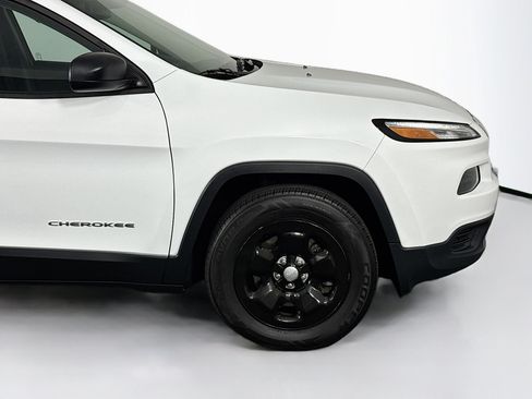 Used 2016 Jeep Cherokee Sport w/ Cold Weather Group AWD/4WD image 40