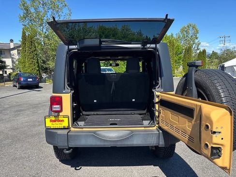 Used 2013 Jeep Wrangler Sport AWD/4WD image 6