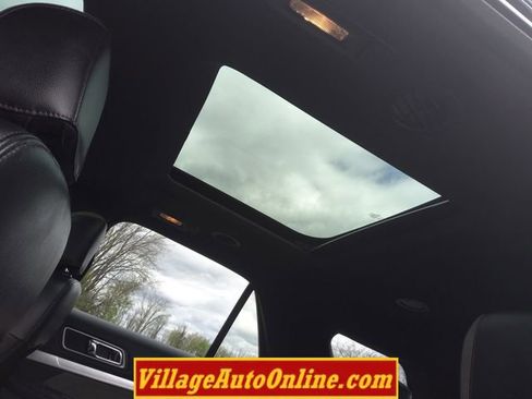Used 2017 Ford Explorer XLT w/ XLT Technology Feature Bundle AWD/4WD image 34