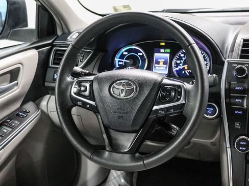 Certified 2017 Toyota Camry XLE w/ Moonroof Package FWD image 19