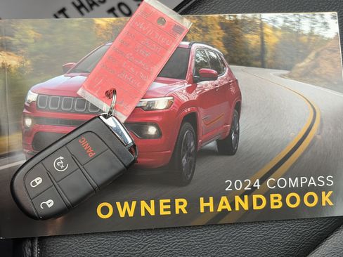 Used 2024 Jeep Compass Limited w/ High Altitude Package AWD/4WD image 40