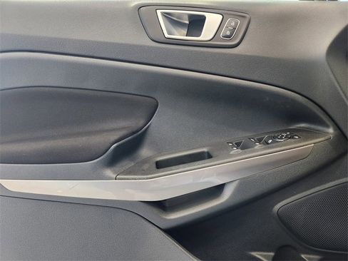 Used 2019 Ford EcoSport SE image 6