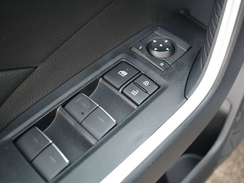 Used 2025 Toyota RAV4 XLE FWD image 8