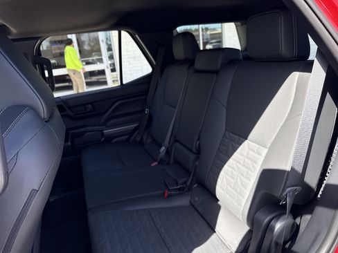 Used 2025 Toyota 4Runner TRD Off-Road Premium image 12