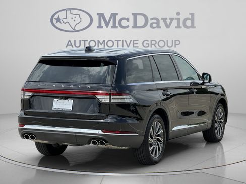 Certified 2025 Lincoln Aviator AWD image 7