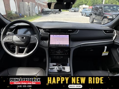 New 2025 Jeep Grand Cherokee L Limited w/ Black Appearance Package image 19