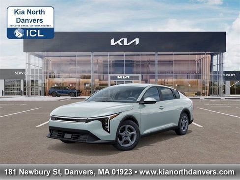New 2025 Kia K4 LXS image 1