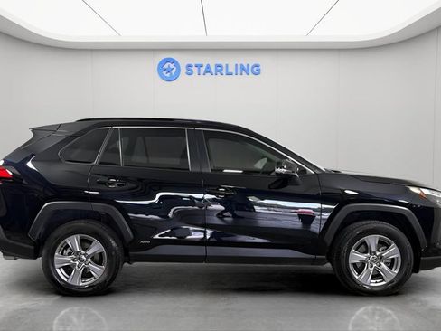 Used 2025 Toyota RAV4 XLE AWD/4WD image 11