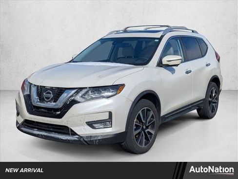 Used 2017 Nissan Rogue SL w/ SL Premium Package image 1