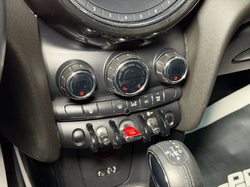 Used 2015 MINI Cooper S image 42