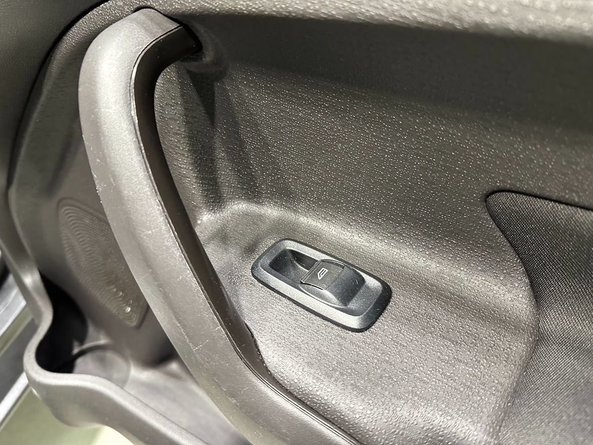 Used 2019 Ford Fiesta SE FWD image 11