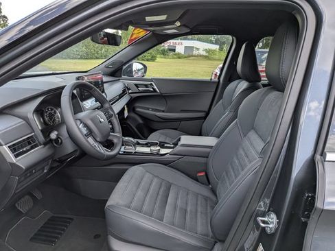 New 2026 Mitsubishi Outlander LE FWD image 18