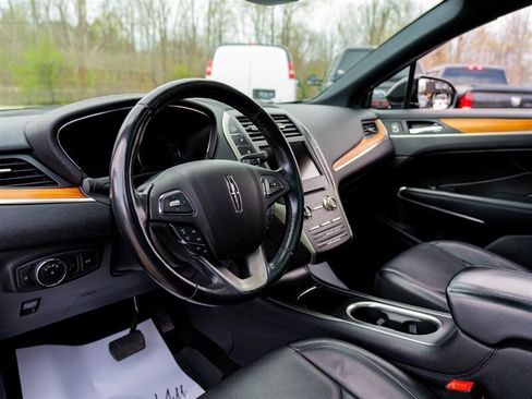 Used 2019 Lincoln MKC Reserve w/ MKC Climate Package AWD/4WD image 17