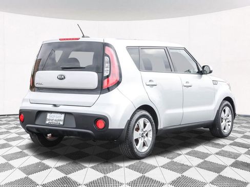 Used 2017 Kia Soul image 9