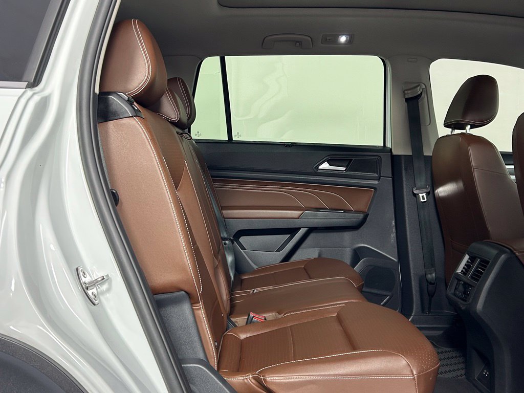 Used 2023 Volkswagen Atlas SE w/ Panoramic Sunroof Package AWD/4WD image 12