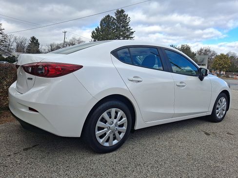 Used 2017 MAZDA MAZDA3 Sport image 6