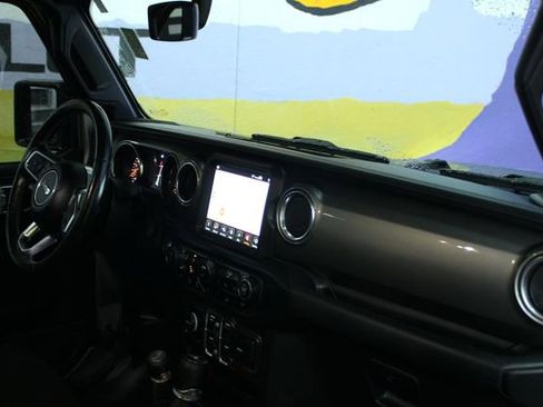 Used 2020 Jeep Wrangler Unlimited Sahara w/ Uconnect 4C Nav & Sound Group AWD/4WD image 10
