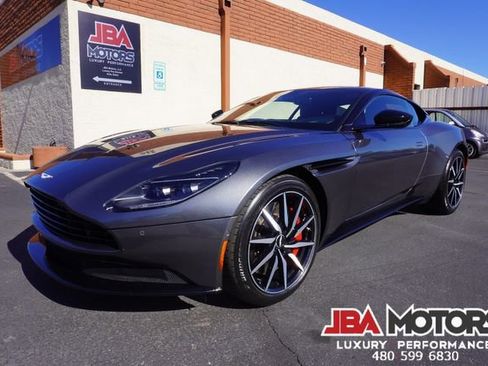 Used 2020 Aston Martin DB11 Coupe image 14